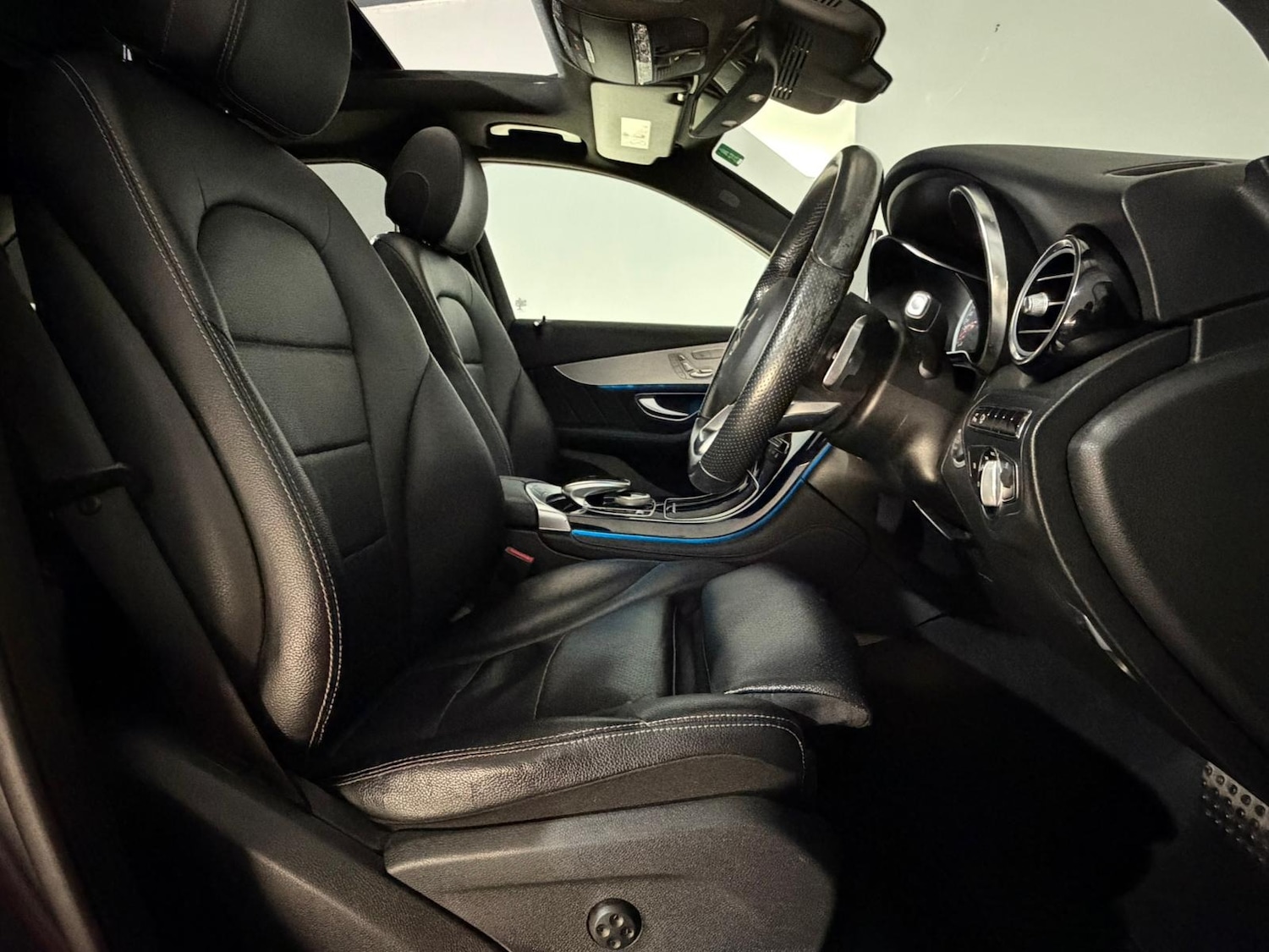 Used Mercedes-Benz GLC 2016 for sale - 76986504: Photo 16