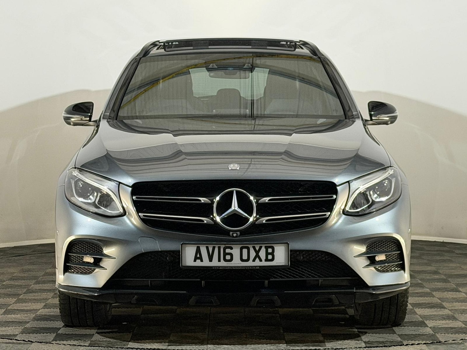 Used Mercedes-Benz GLC 2016 for sale - 76986504: Photo 2