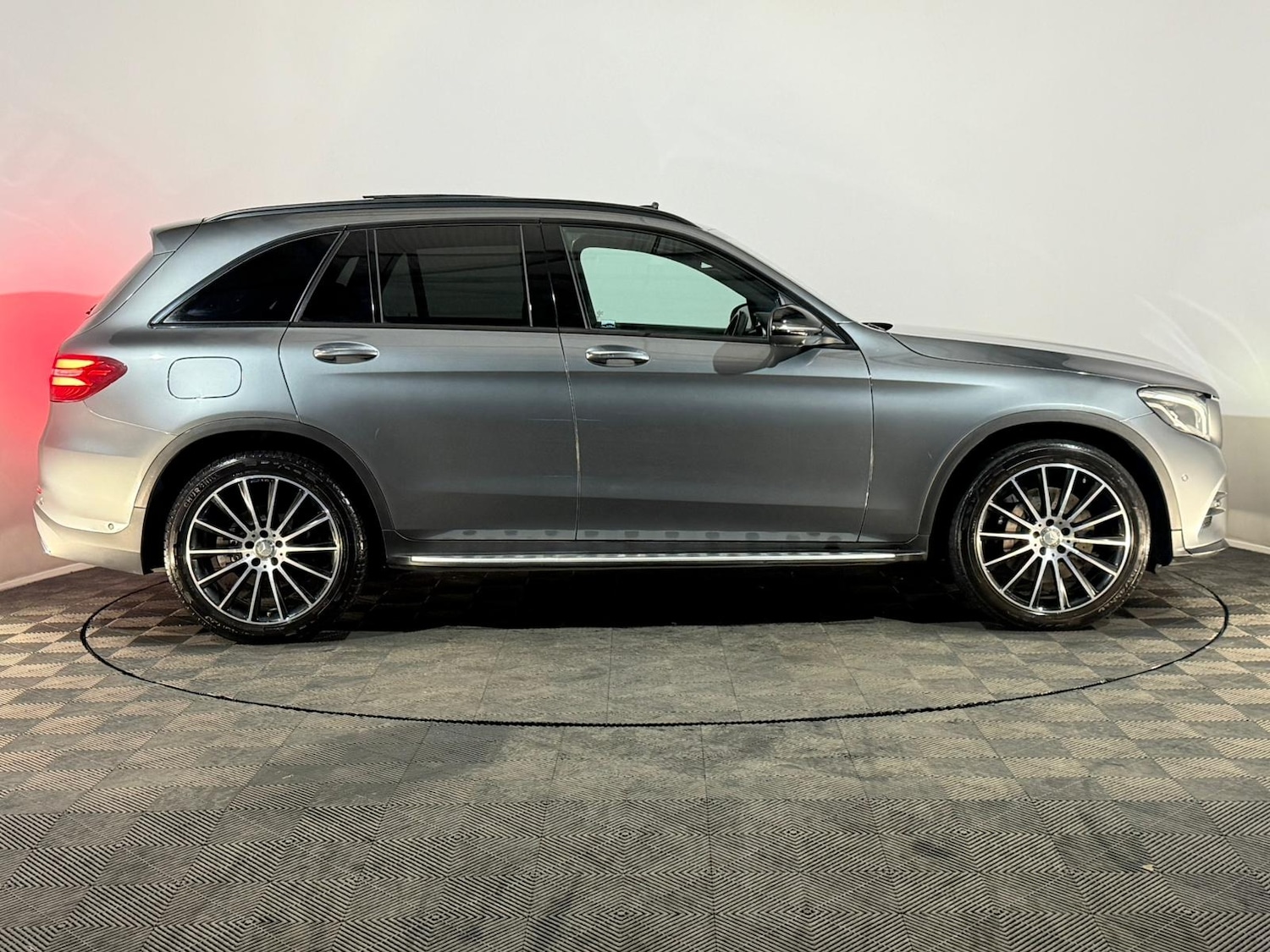 Used Mercedes-Benz GLC 2016 for sale - 76986504: Photo 4