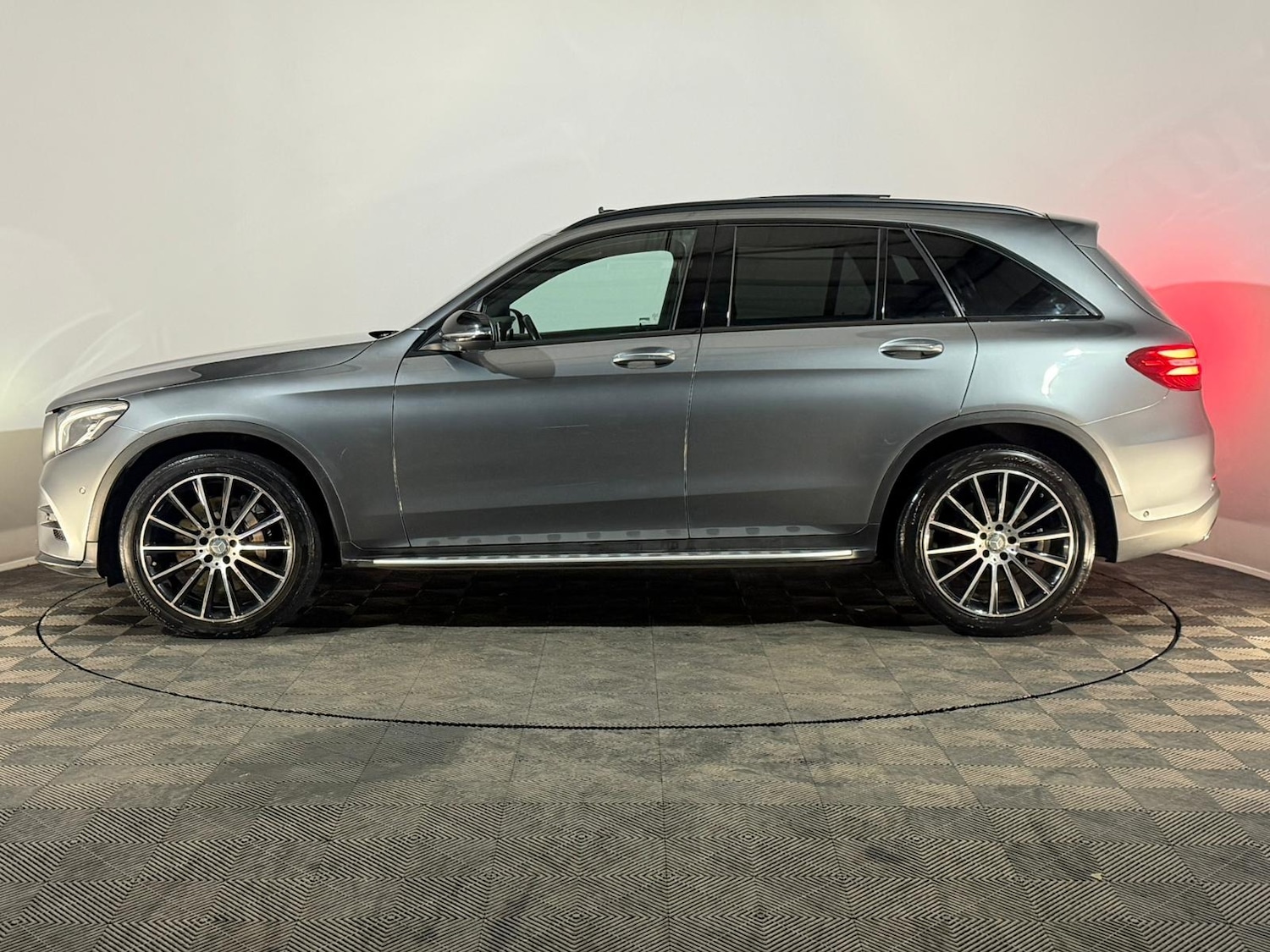 Used Mercedes-Benz GLC 2016 for sale - 76986504: Photo 5