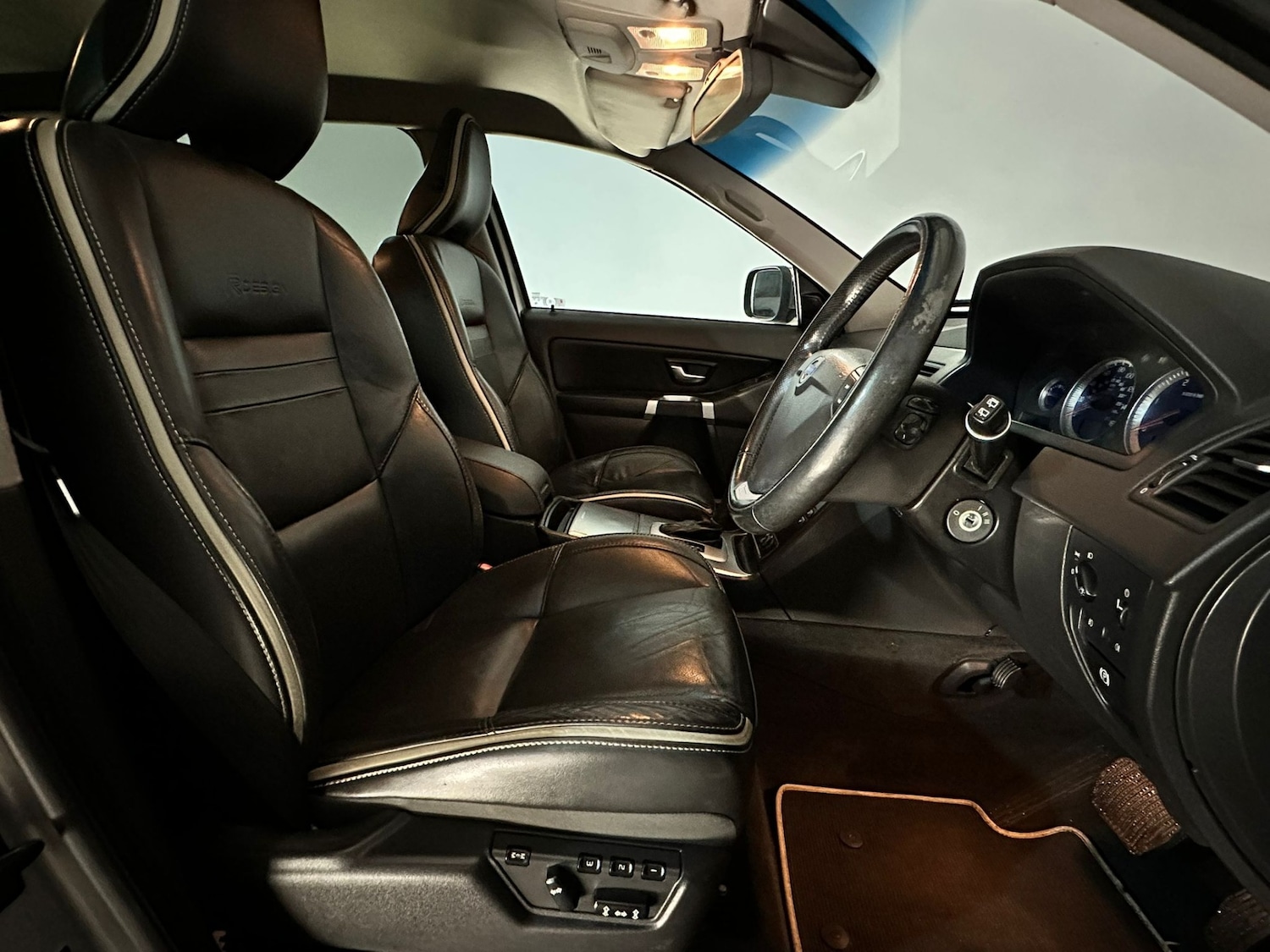 Used Volvo XC90 2011 for sale - 77548505: Photo 16