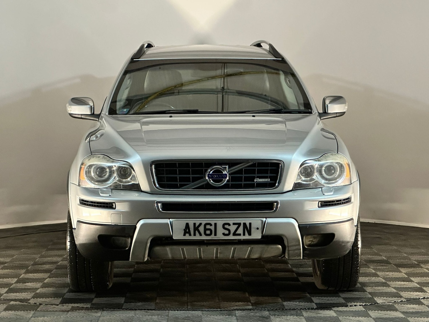 Used Volvo XC90 2011 for sale - 77548505: Photo 2