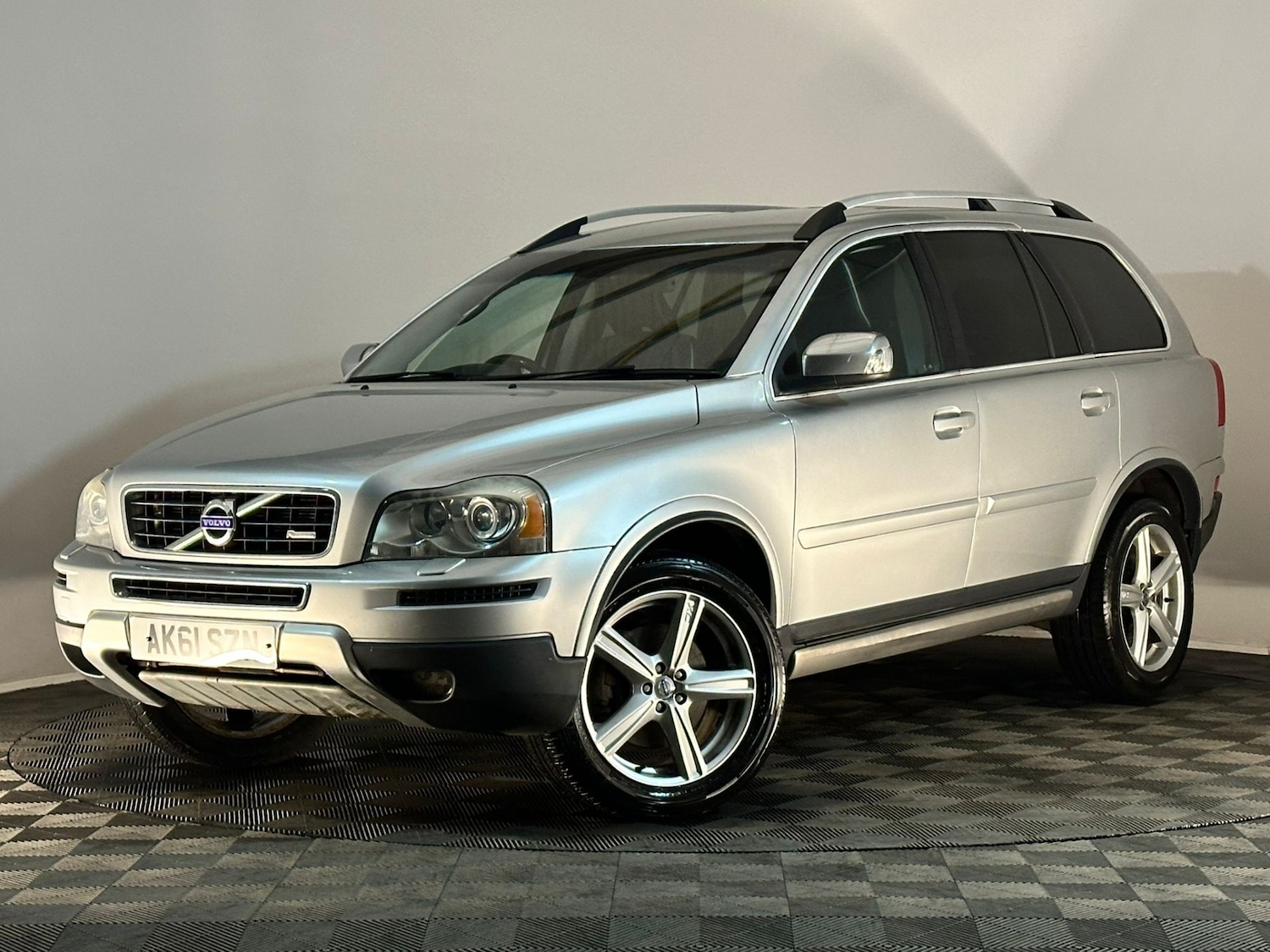 Used Volvo XC90 2011 for sale - 77548505: Photo 3