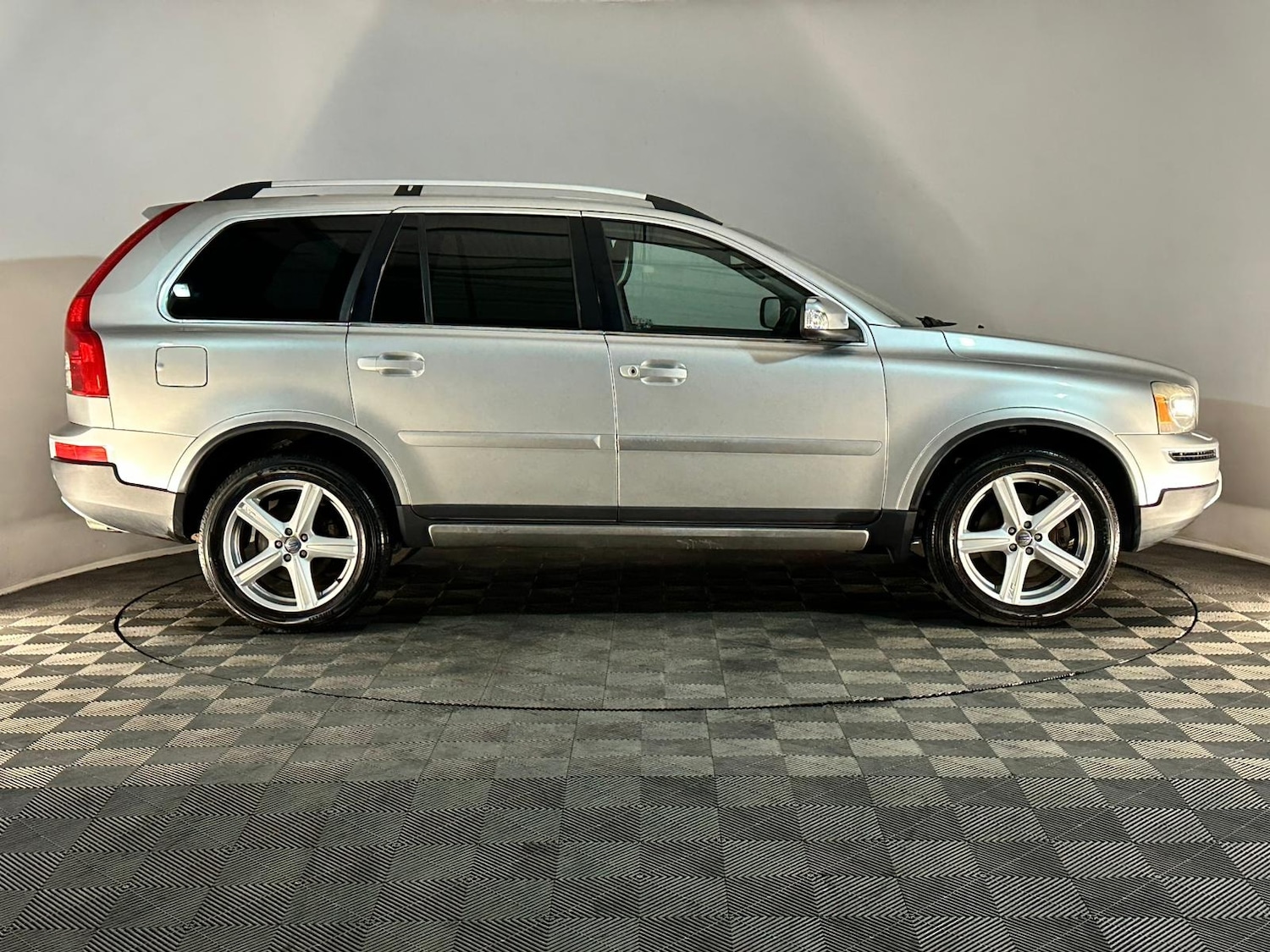 Used Volvo XC90 2011 for sale - 77548505: Photo 4