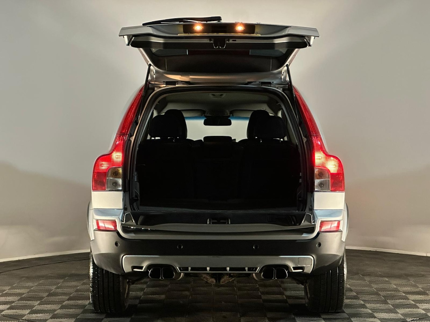 Used Volvo XC90 2011 for sale - 77548505: Photo 8