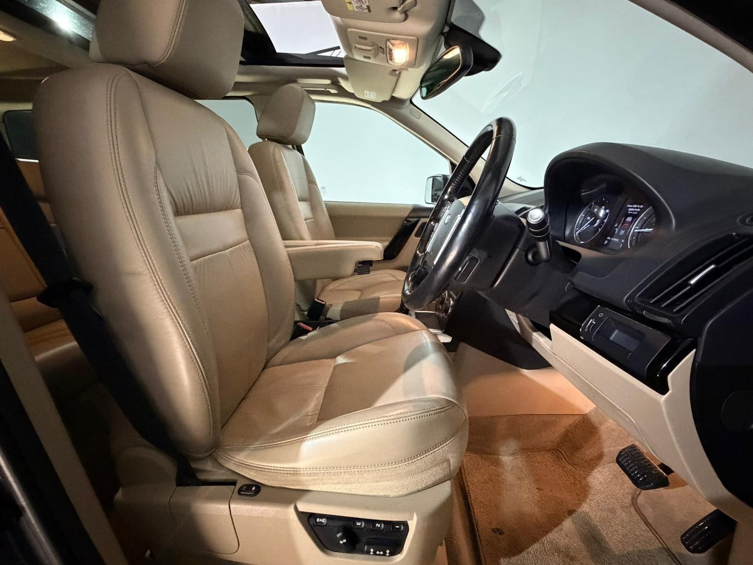 Used Land Rover Freelander 2013 for sale - 77049319: Photo 15