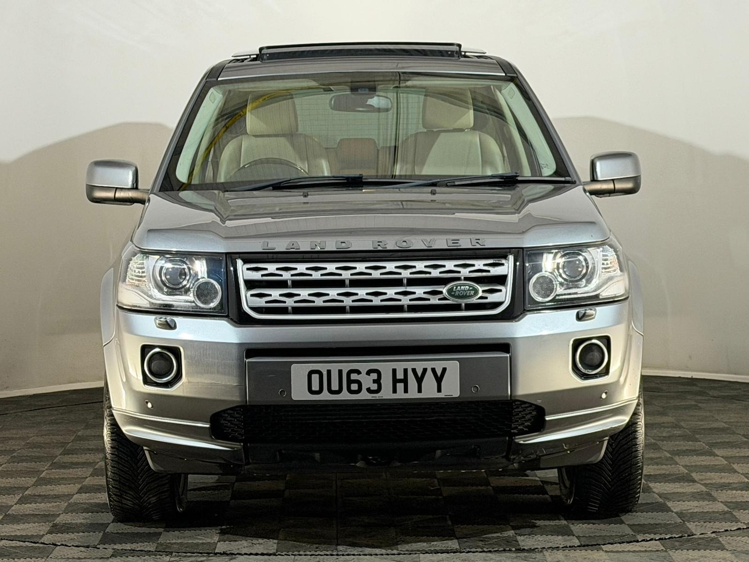 Used Land Rover Freelander 2013 for sale - 77049319: Photo 2