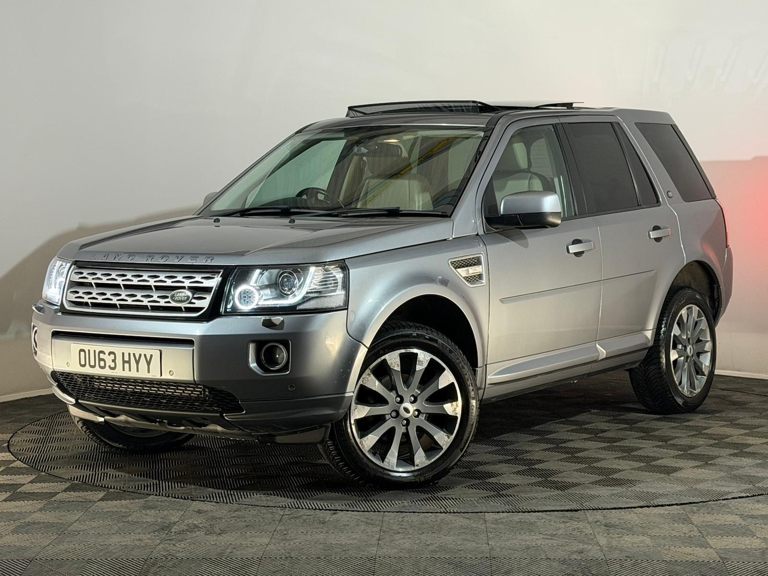 Used Land Rover Freelander 2013 for sale - 77049319: Photo 3