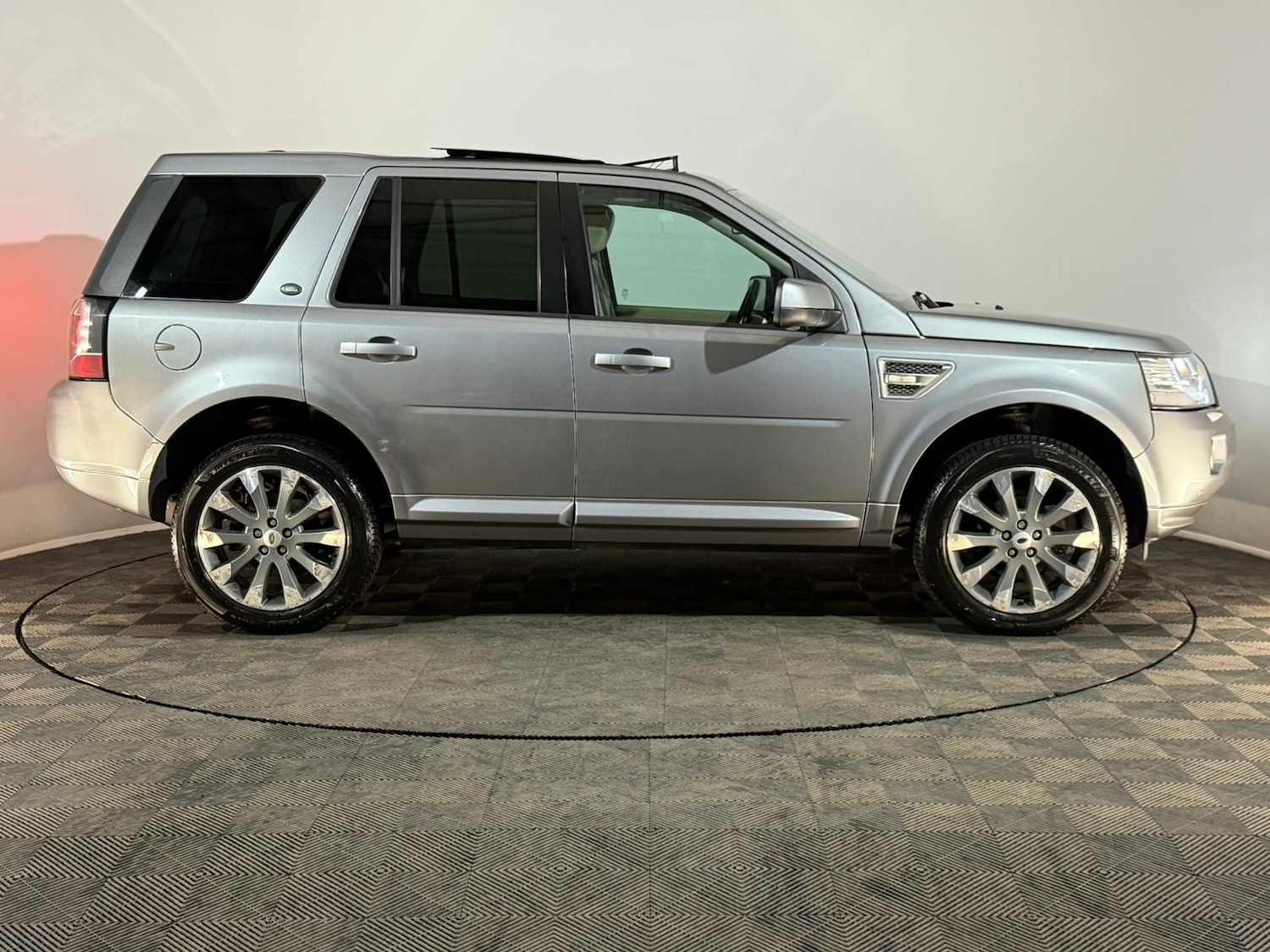 Used Land Rover Freelander 2013 for sale - 77049319: Photo 4