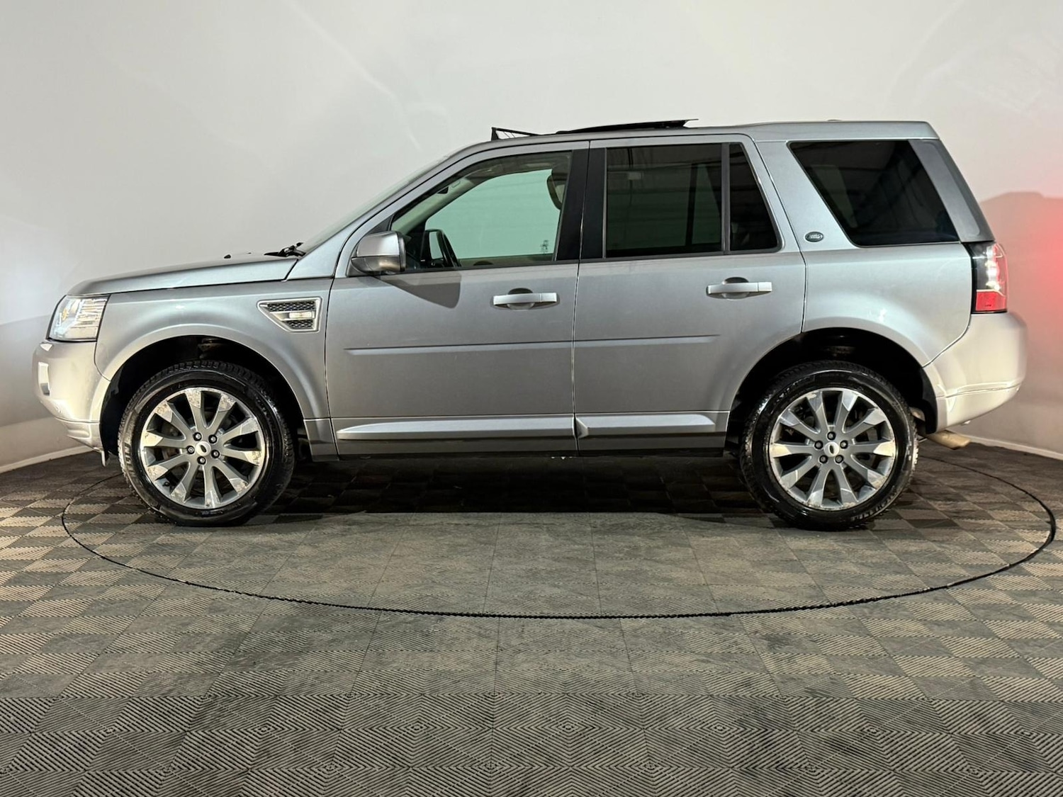 Used Land Rover Freelander 2013 for sale - 77049319: Photo 5