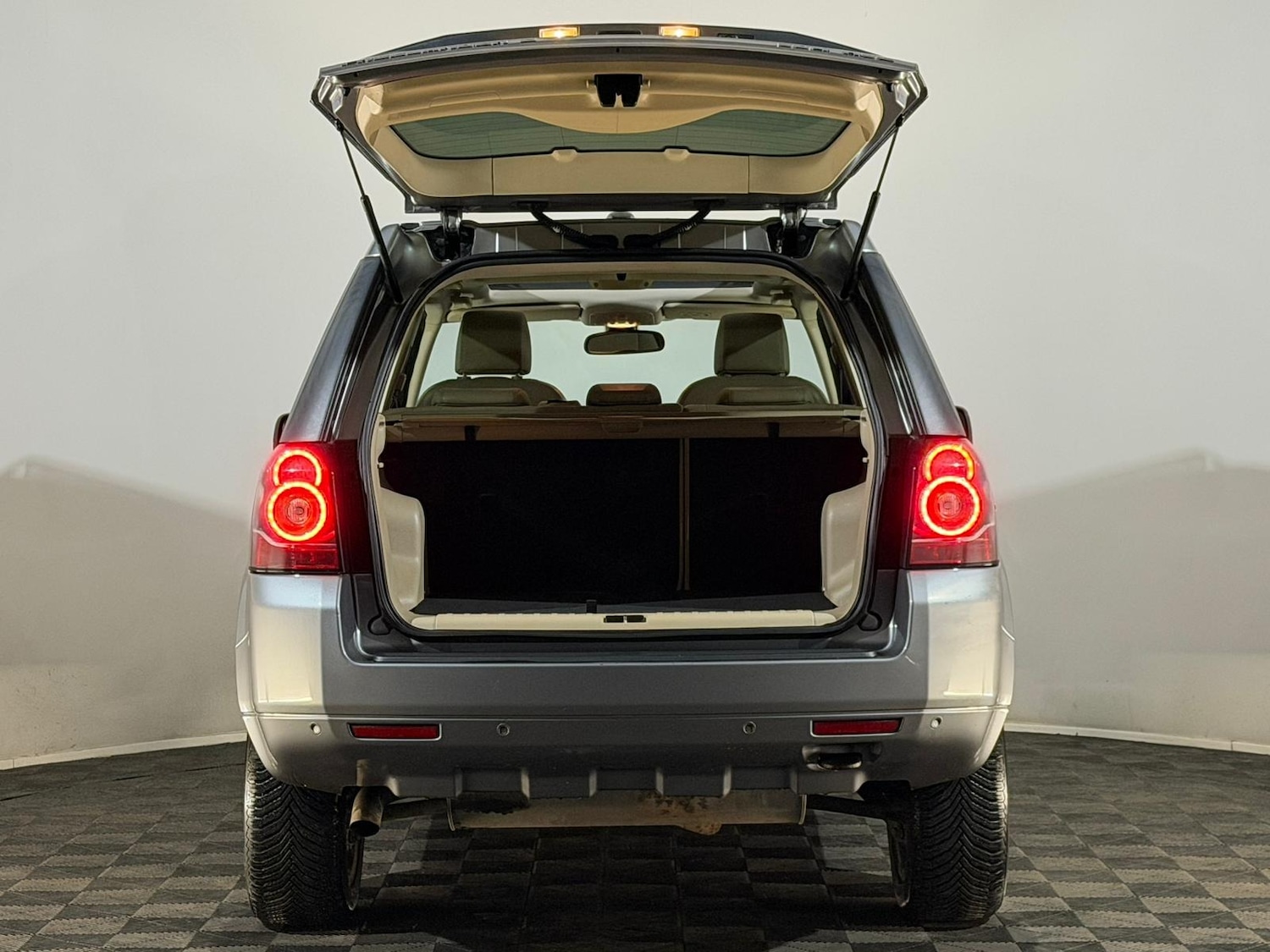 Used Land Rover Freelander 2013 for sale - 77049319: Photo 8