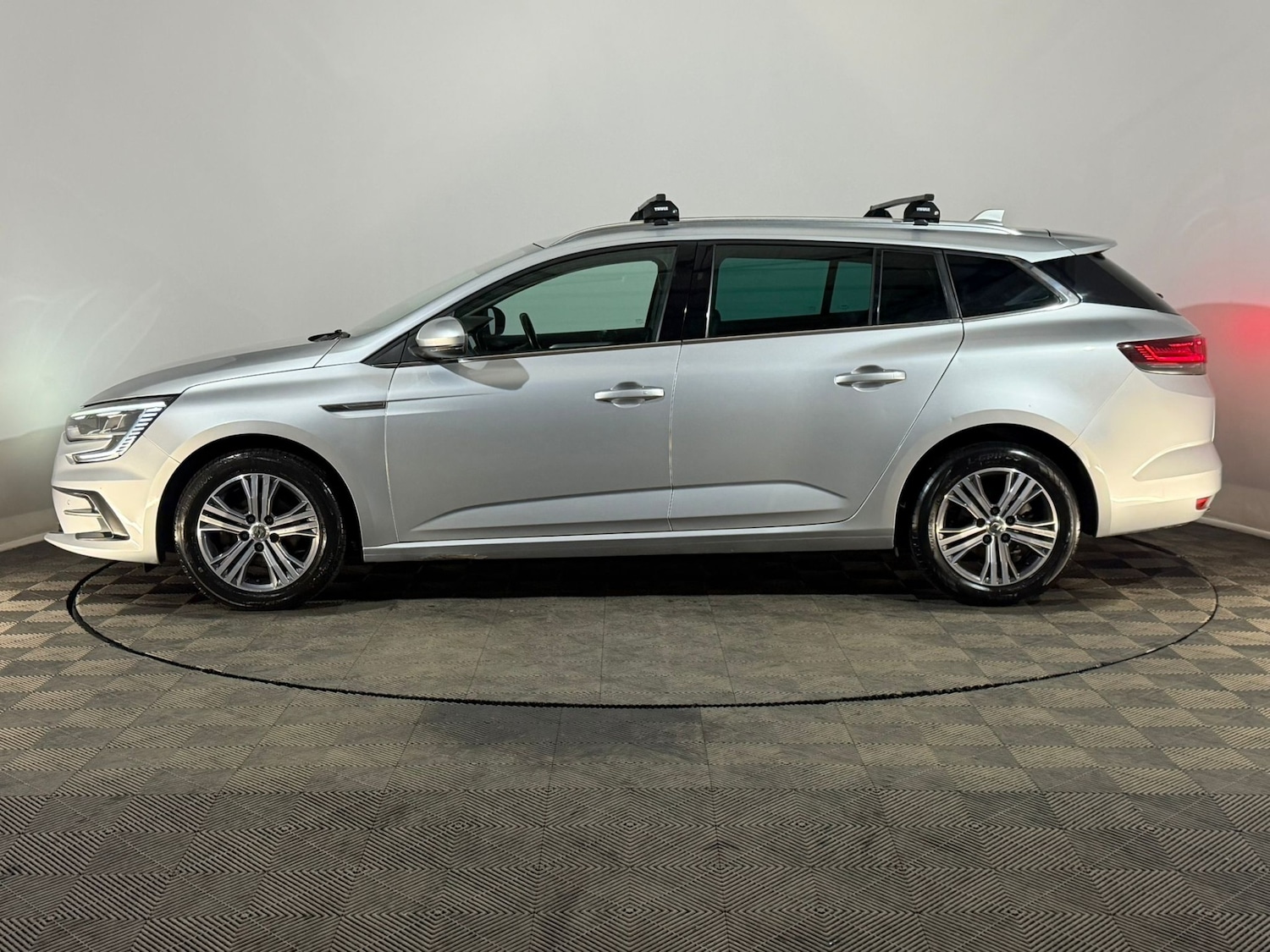 Used Renault Megane 2021 for sale - 77599830: Photo 5