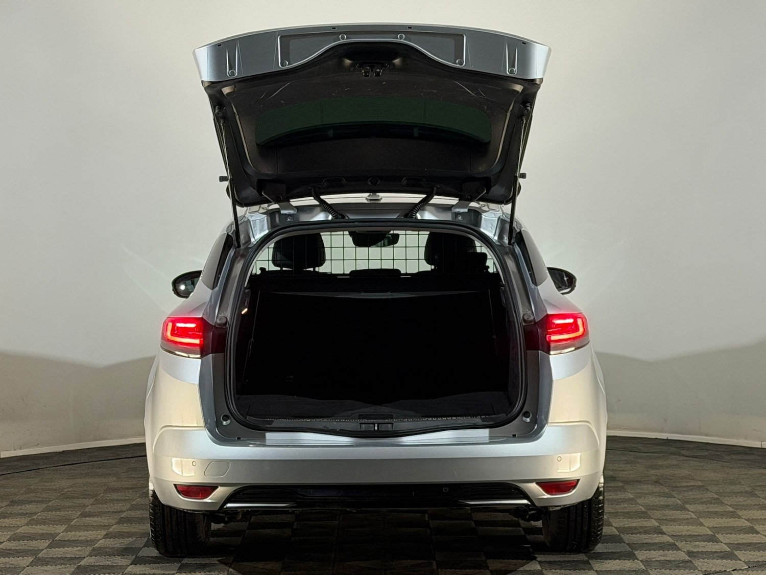 Used Renault Megane 2021 for sale - 77599830: Photo 8