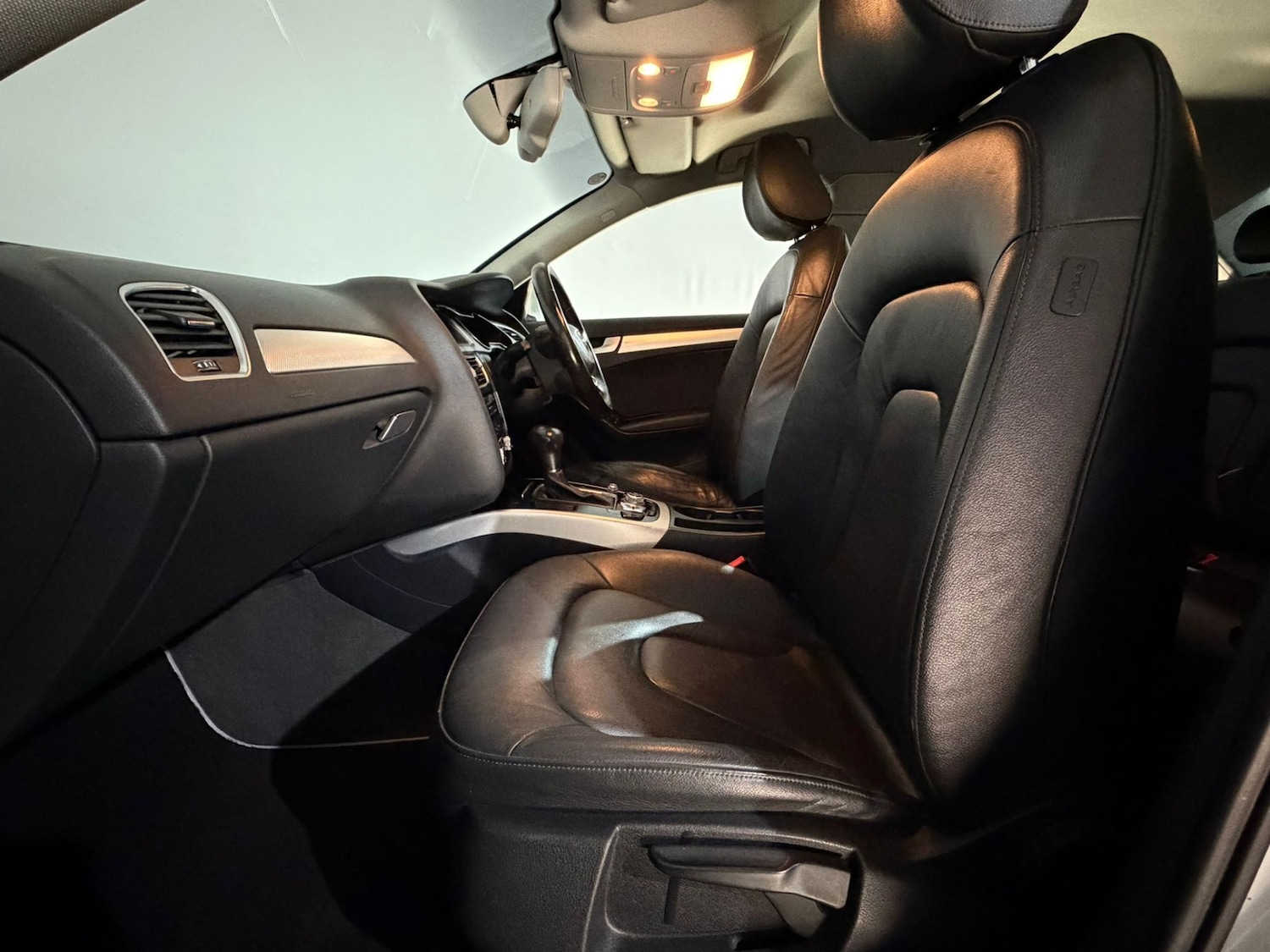 Used Audi A4 2014 for sale - 76957455: Photo 16