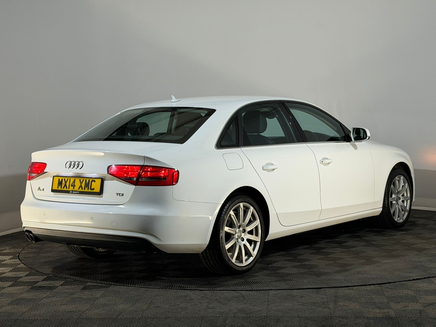 Used Audi A4 2014 for sale - 76957455: Photo 6
