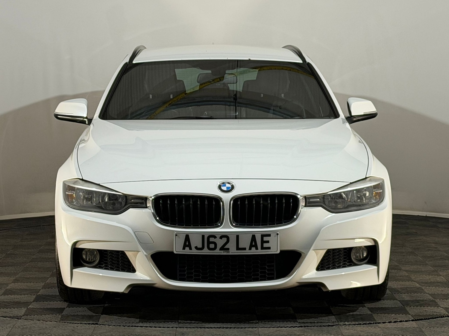 Used BMW 3 Series 2012 for sale - 77674357: Photo 2