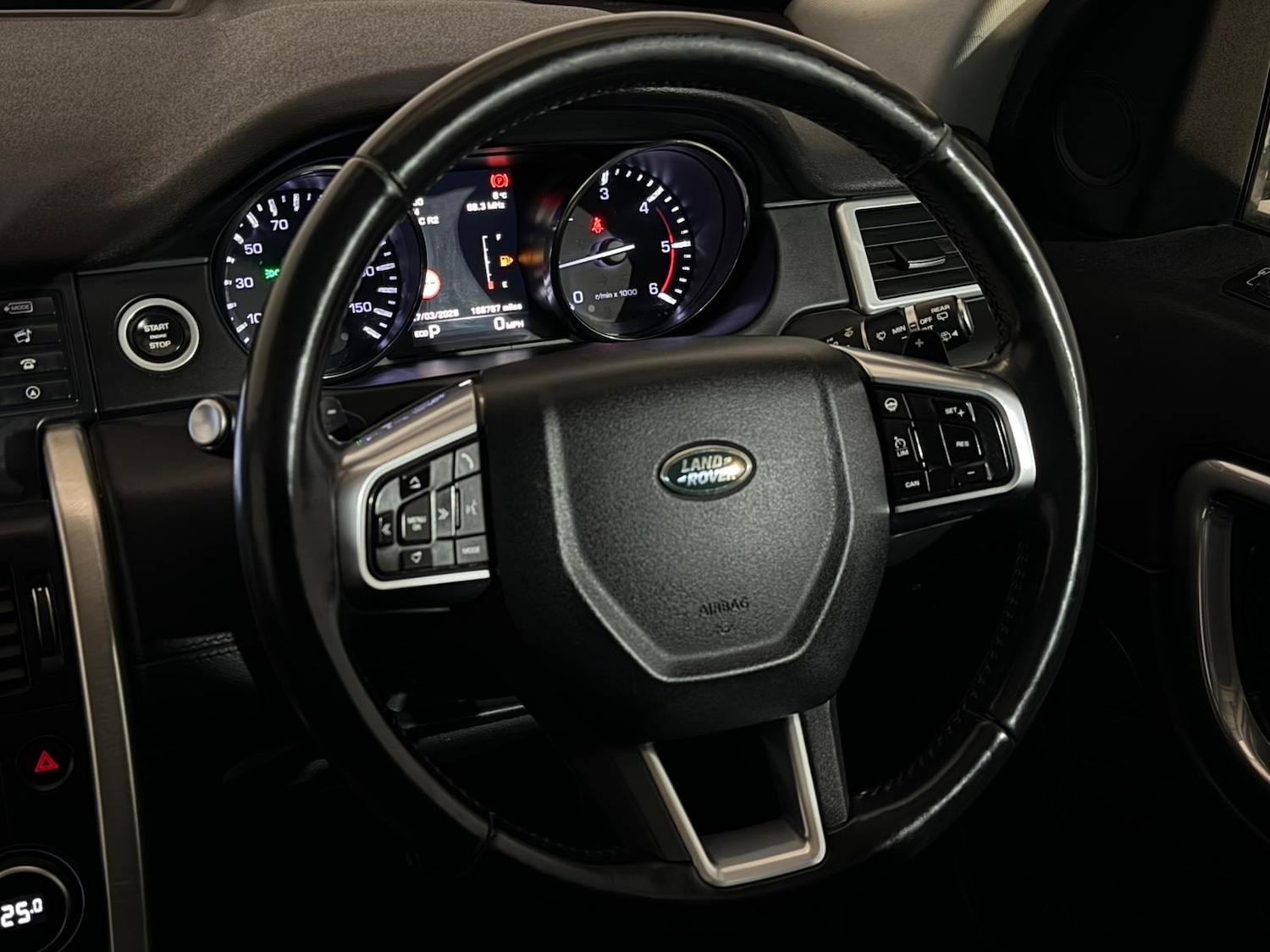 Used Land Rover Discovery Sport 2015 for sale - 78137098: Photo 12