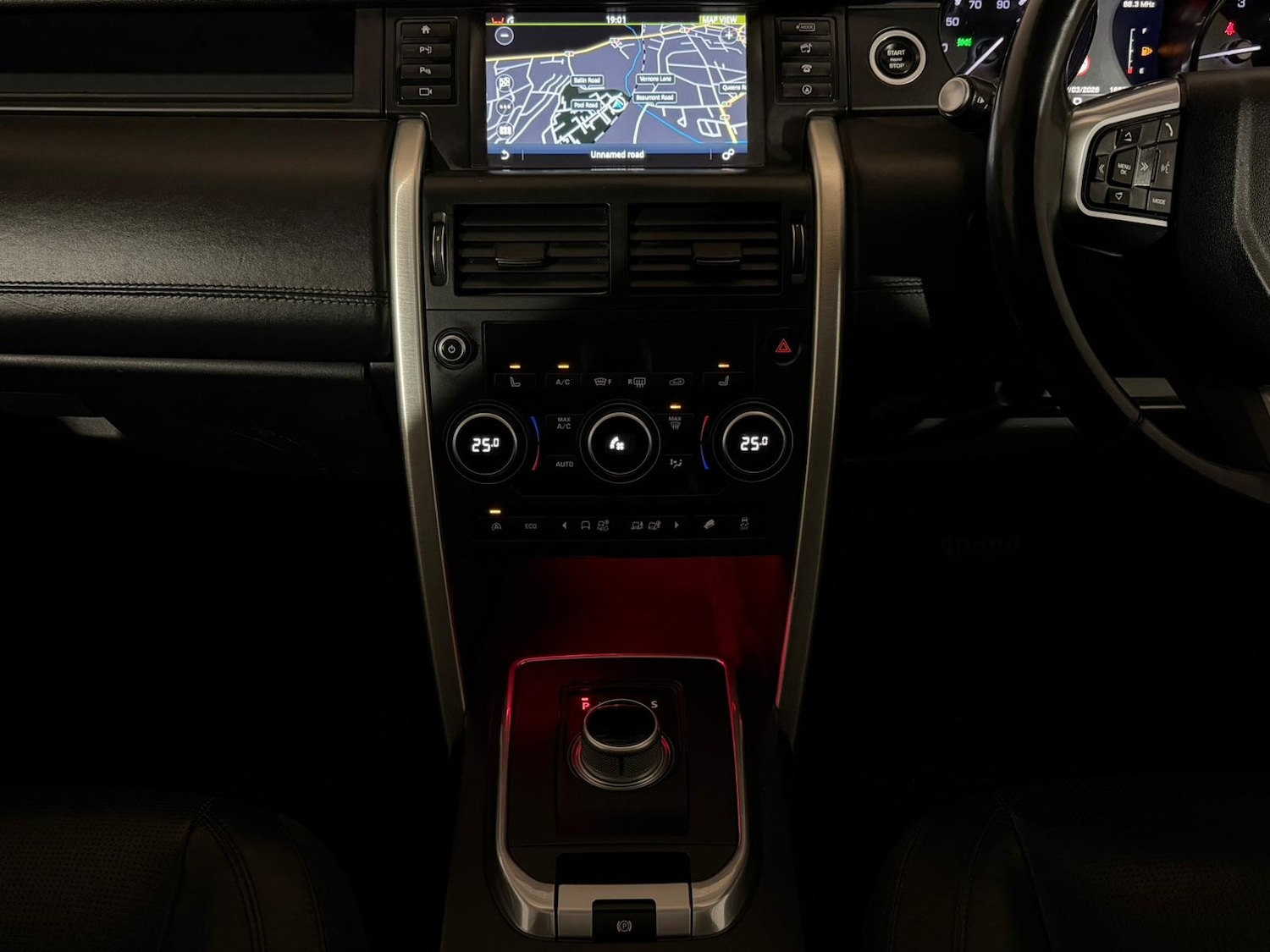 Used Land Rover Discovery Sport 2015 for sale - 78137098: Photo 13