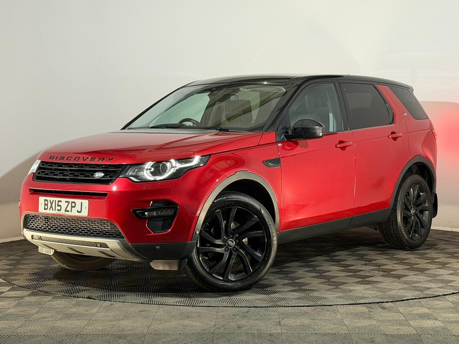 Used Land Rover Discovery Sport 2015 for sale - 78137098: Photo 3