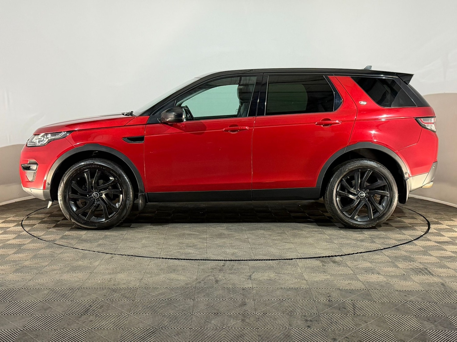 Used Land Rover Discovery Sport 2015 for sale - 78137098: Photo 5