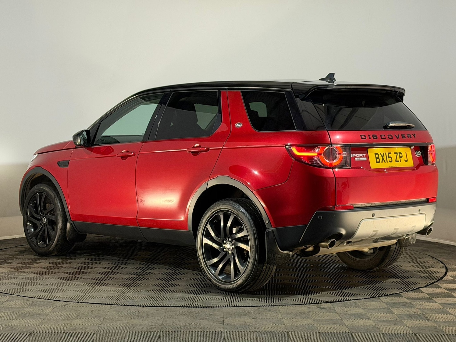 Used Land Rover Discovery Sport 2015 for sale - 78137098: Photo 9