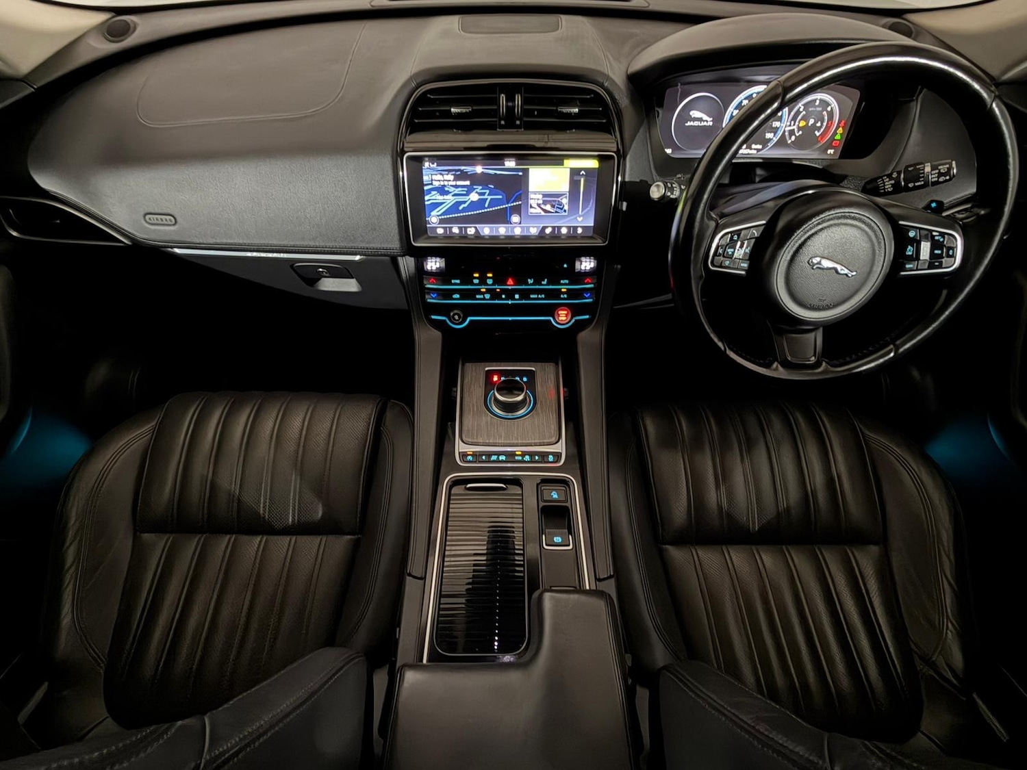 Used Jaguar F-Pace 2016 for sale - 76968651: Photo 11