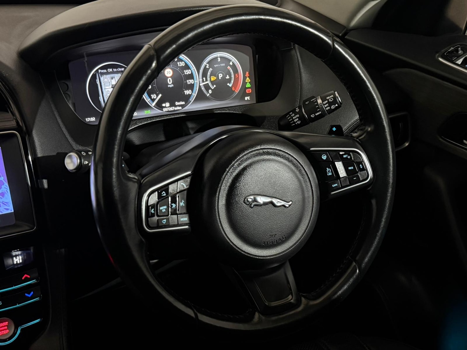 Used Jaguar F-Pace 2016 for sale - 76968651: Photo 13