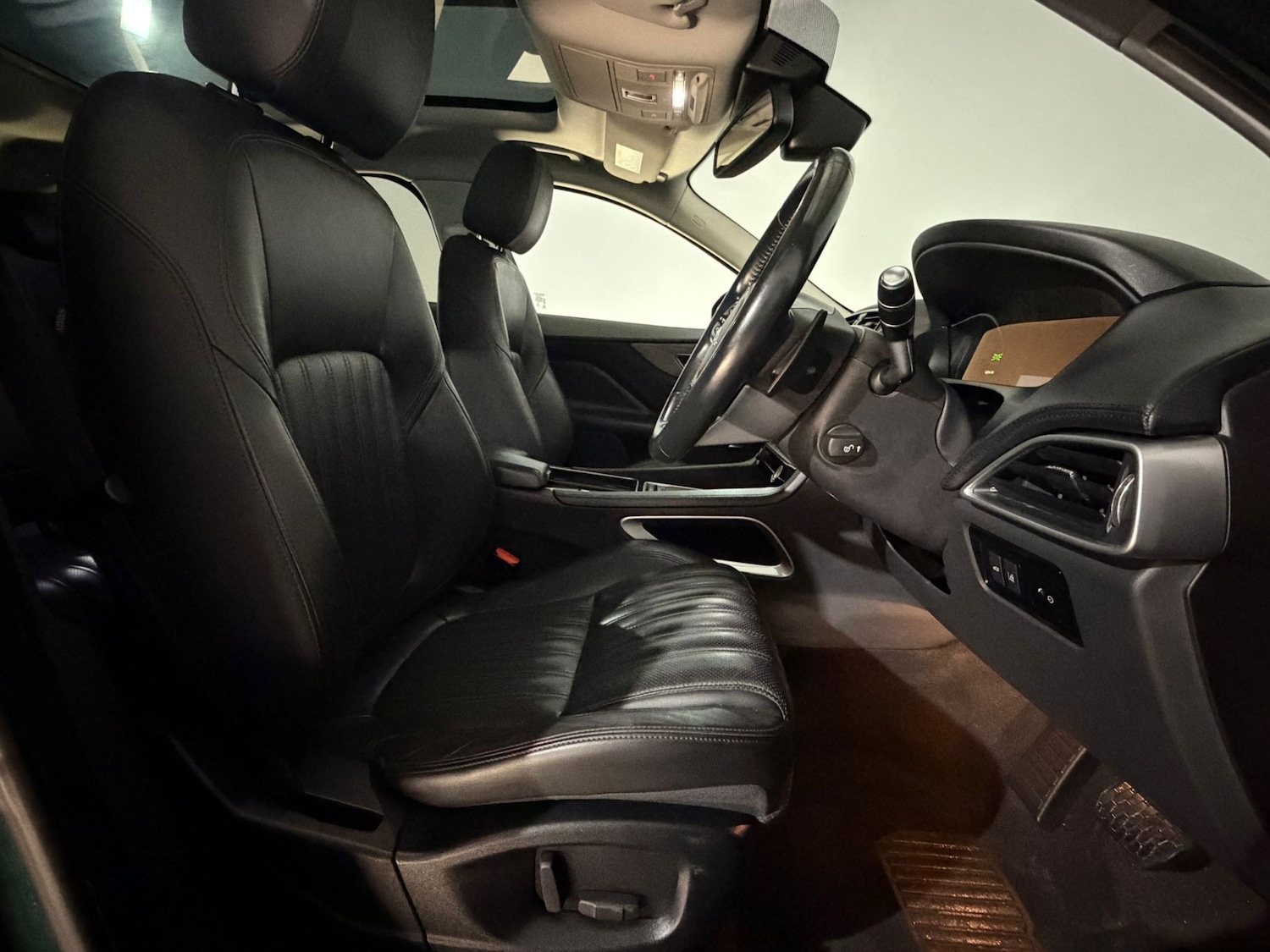 Used Jaguar F-Pace 2016 for sale - 76968651: Photo 16