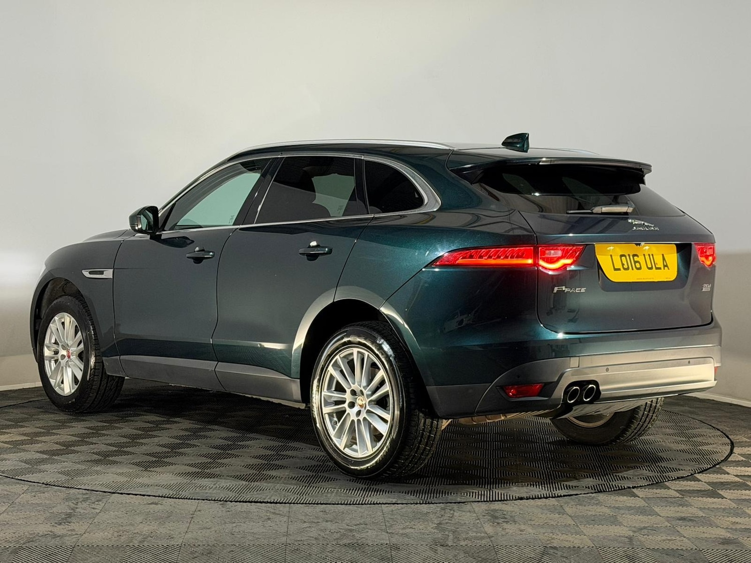 Used Jaguar F-Pace 2016 for sale - 76968651: Photo 9