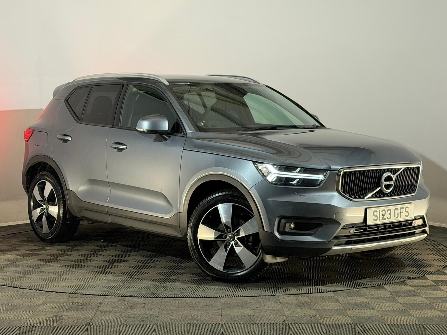 Used Volvo XC40 2018 for sale - 78136912: Photo 1