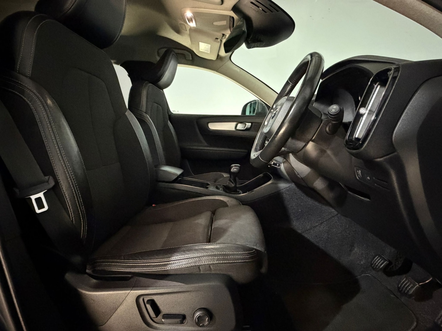 Used Volvo XC40 2018 for sale - 78136912: Photo 15