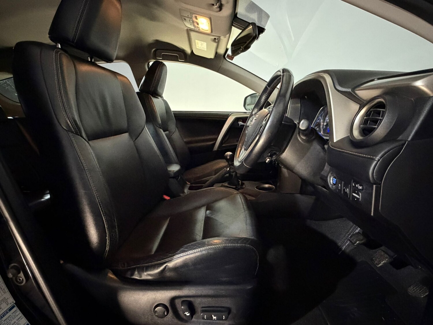 Used Toyota RAV4 2014 for sale - 77627141: Photo 16