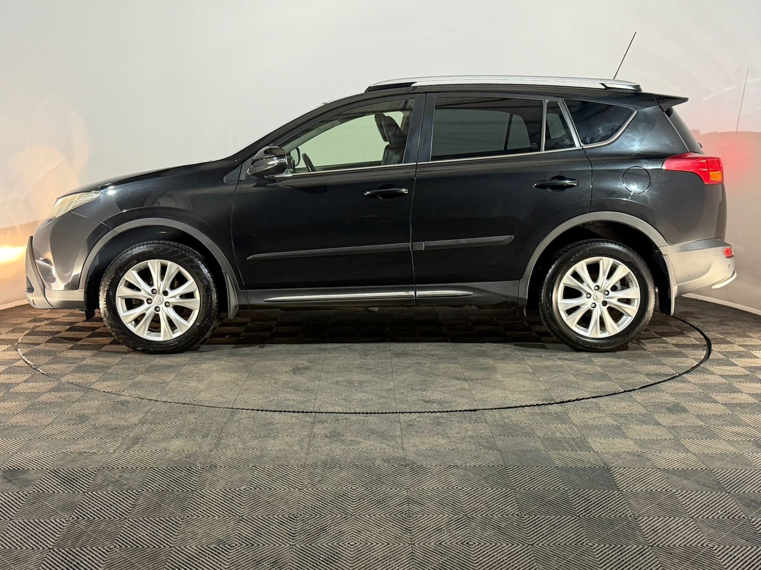 Used Toyota RAV4 2014 for sale - 77627141: Photo 5