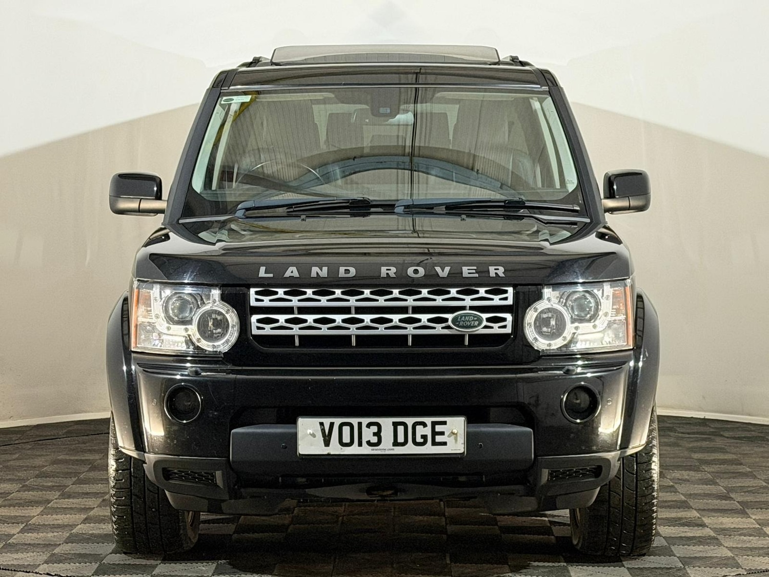 Used Land Rover Discovery 2013 for sale - 77398266: Photo 2