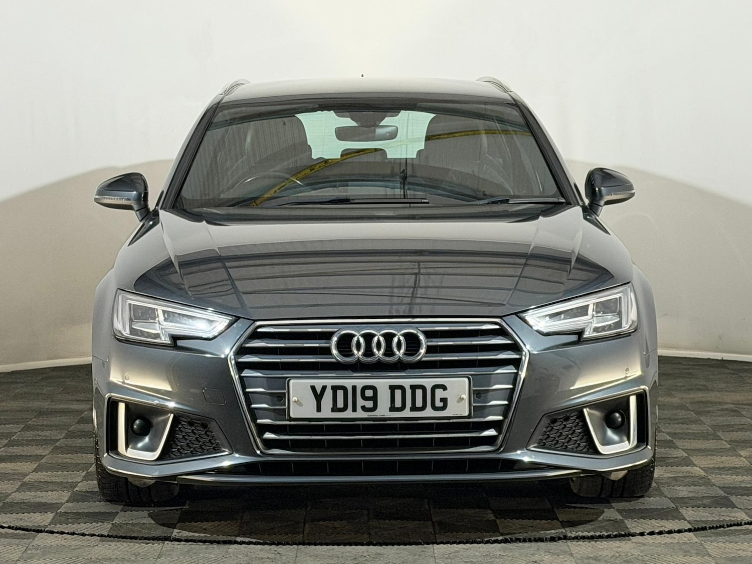 Used Audi A4 2019 for sale - 77360013: Photo 2