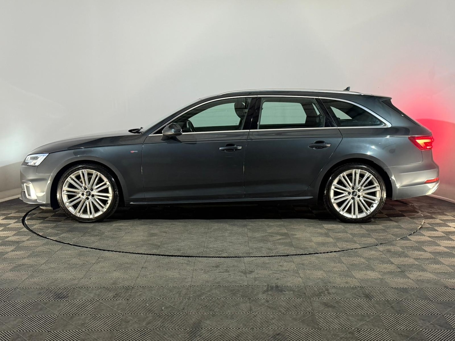 Used Audi A4 2019 for sale - 77360013: Photo 5