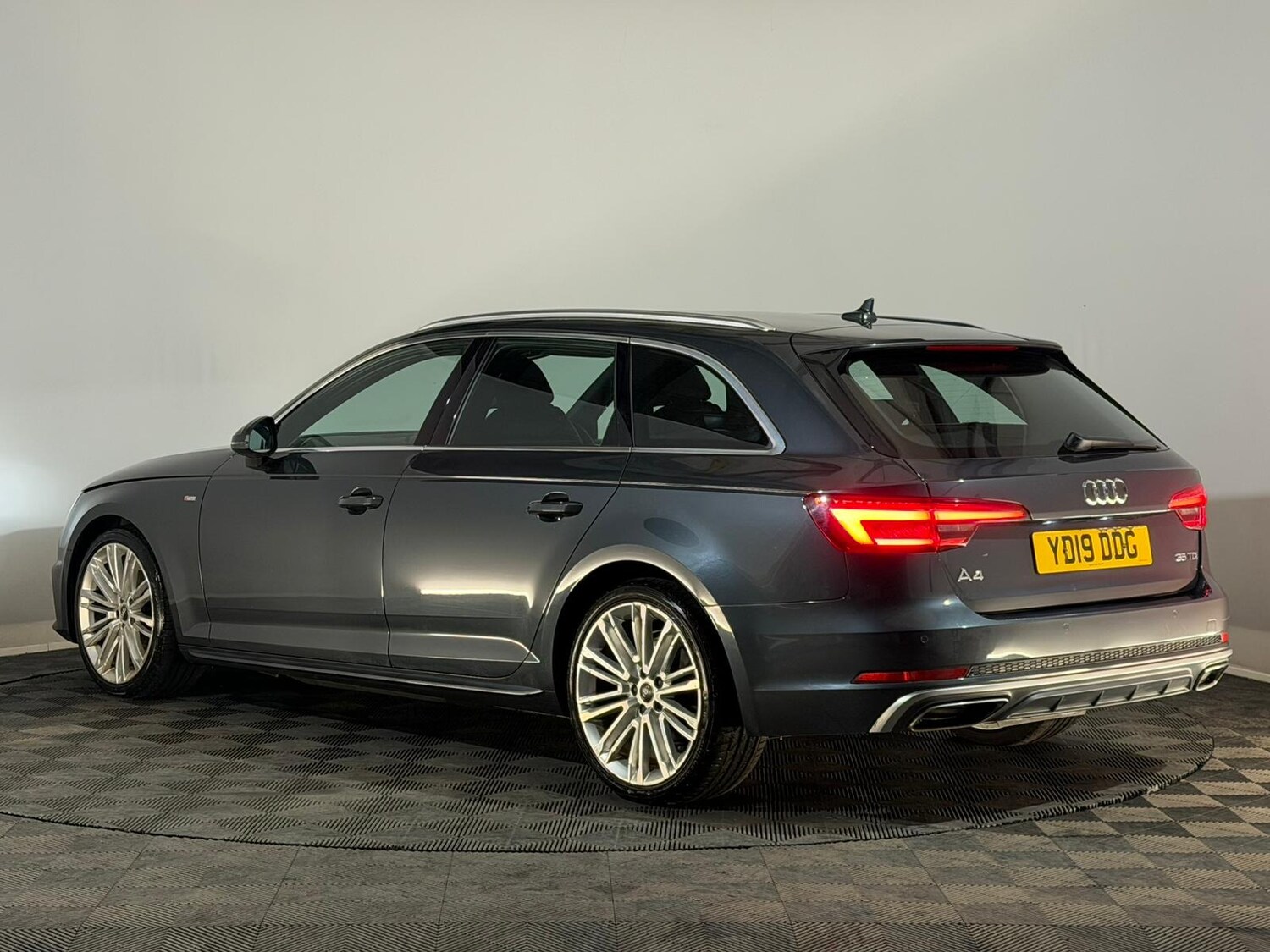 Used Audi A4 2019 for sale - 77360013: Photo 9