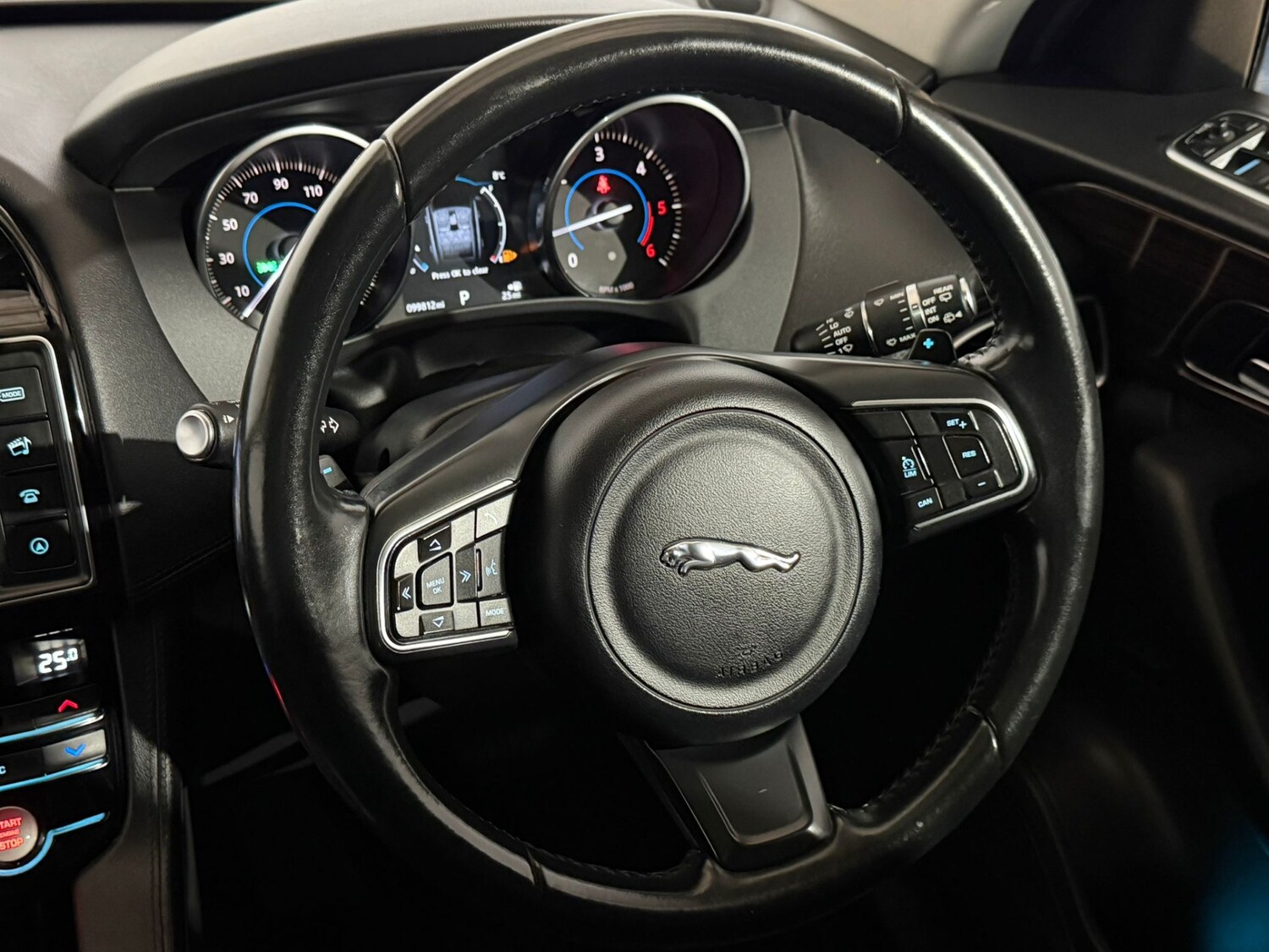 Used Jaguar F-Pace 2016 for sale - 78120866: Photo 12