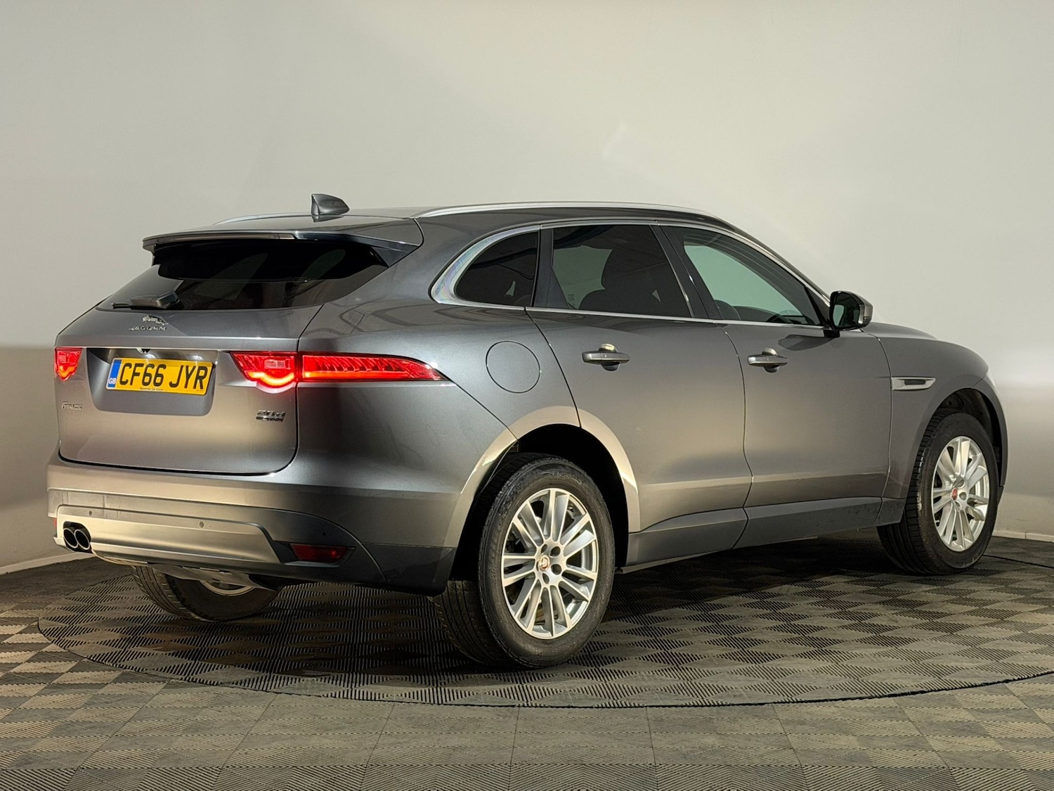 Used Jaguar F-Pace 2016 for sale - 78120866: Photo 5