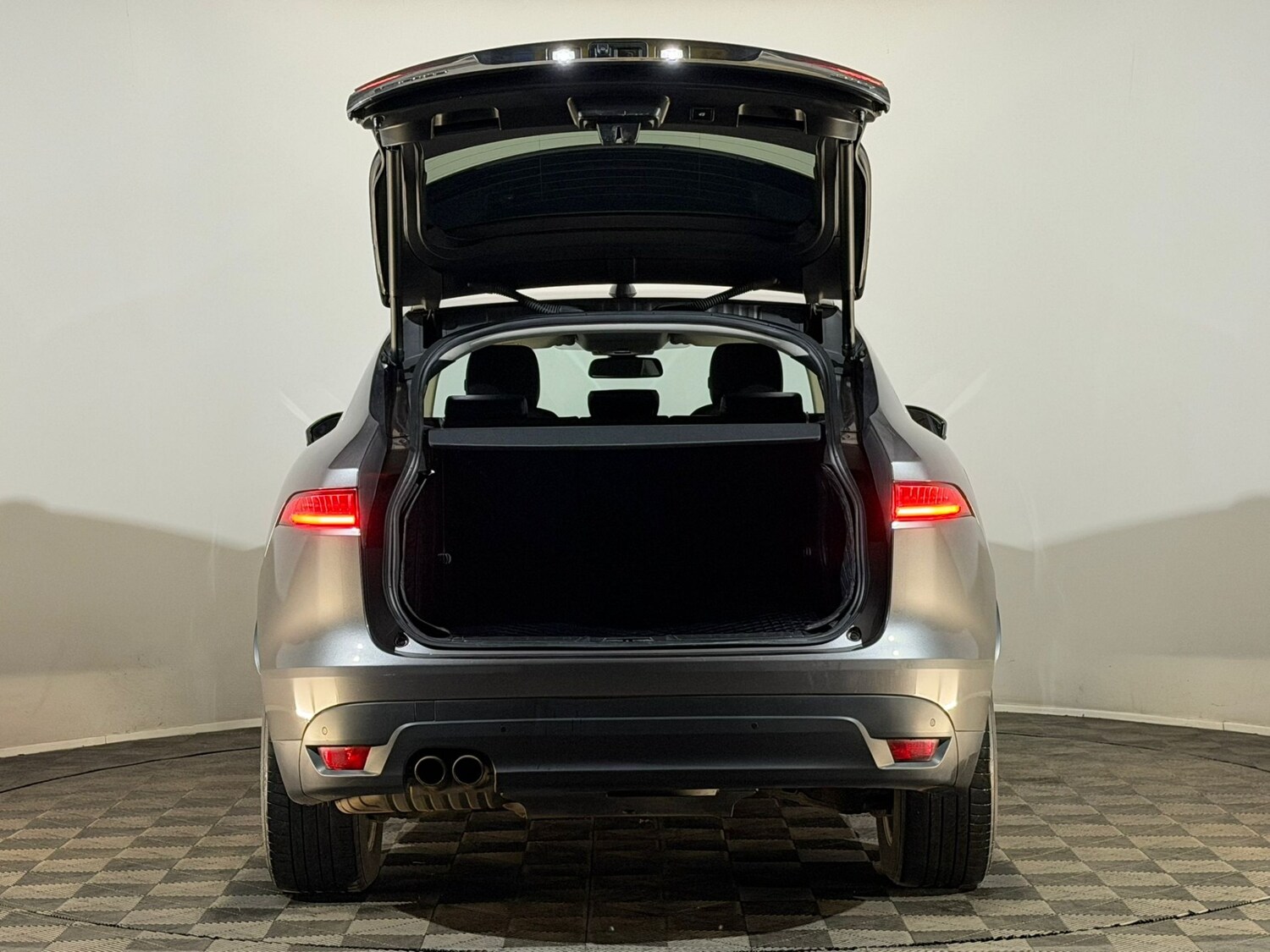 Used Jaguar F-Pace 2016 for sale - 78120866: Photo 7