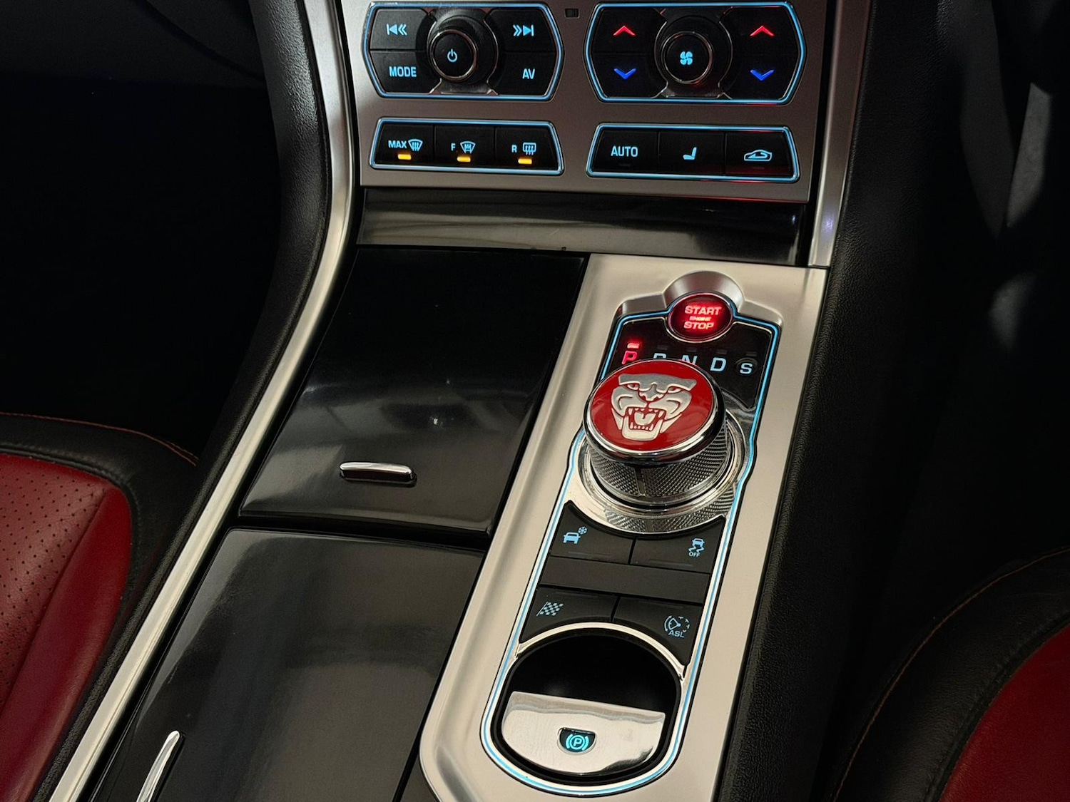 Used Jaguar XF 2014 for sale - 76494460: Photo 15