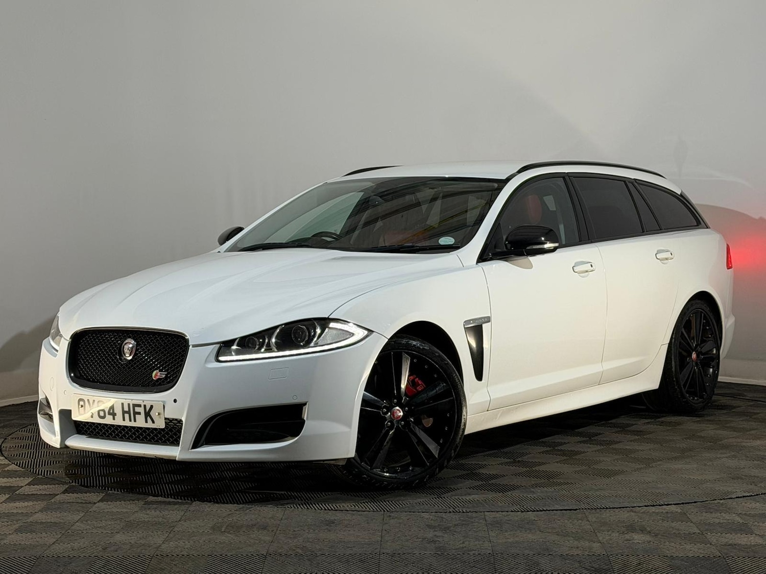 Used Jaguar XF 2014 for sale - 76494460: Photo 3