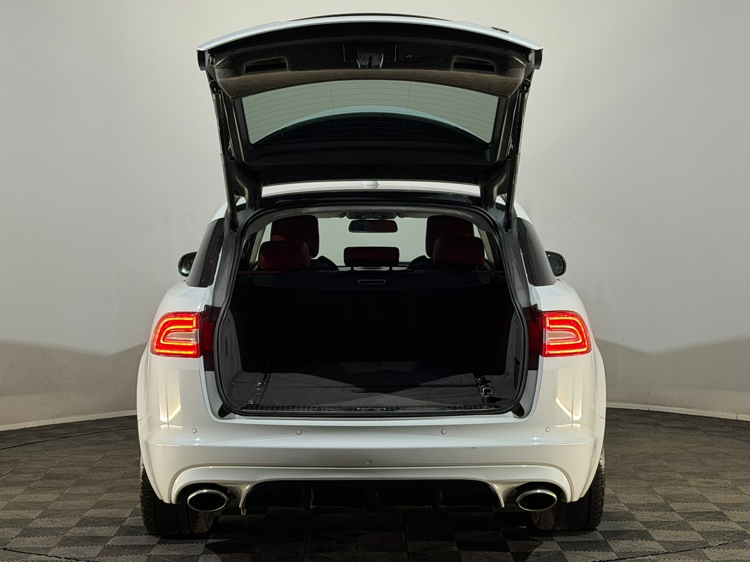 Used Jaguar XF 2014 for sale - 76494460: Photo 8