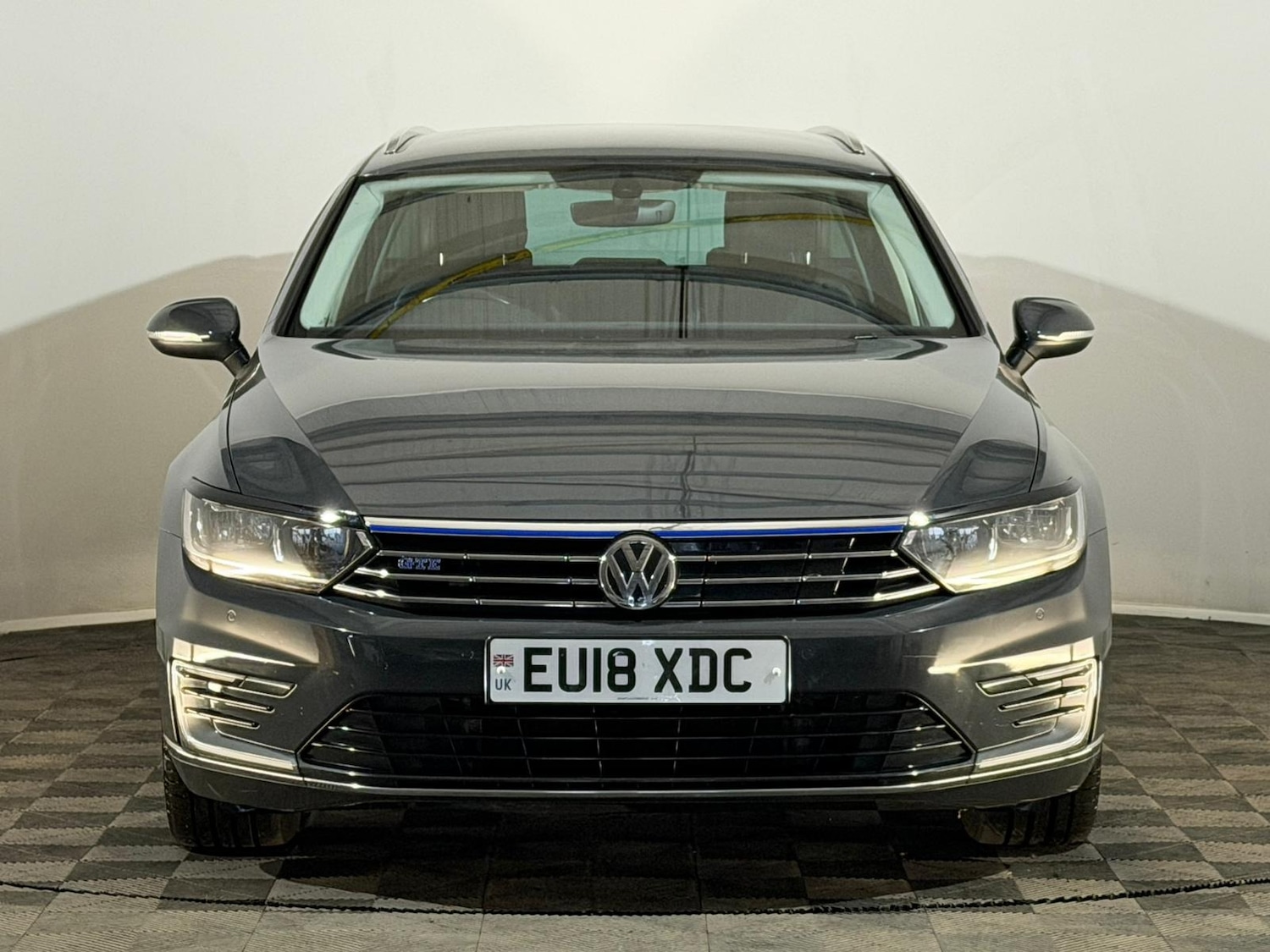 Used Volkswagen Passat 2018 for sale - 77846627: Photo 2