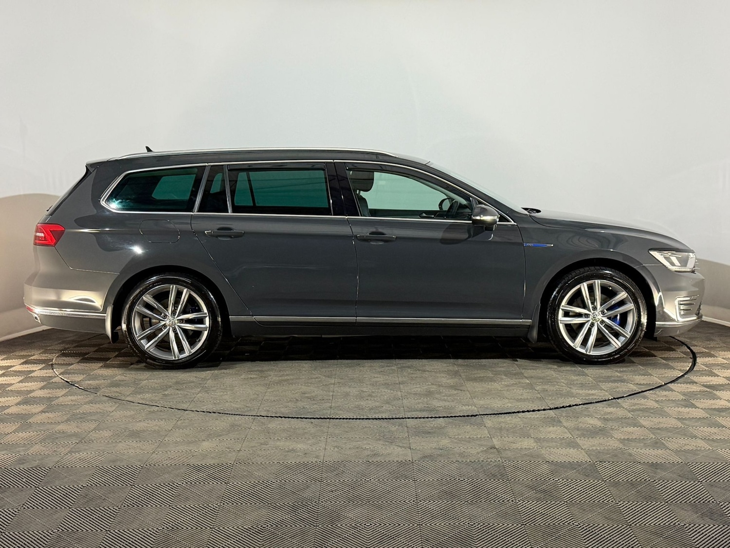 Used Volkswagen Passat 2018 for sale - 77846627: Photo 4