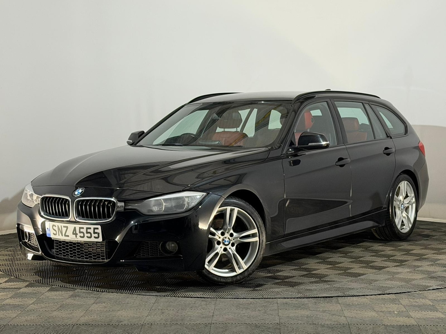 Used BMW 3 Series 2013 for sale - 76327863: Photo 2