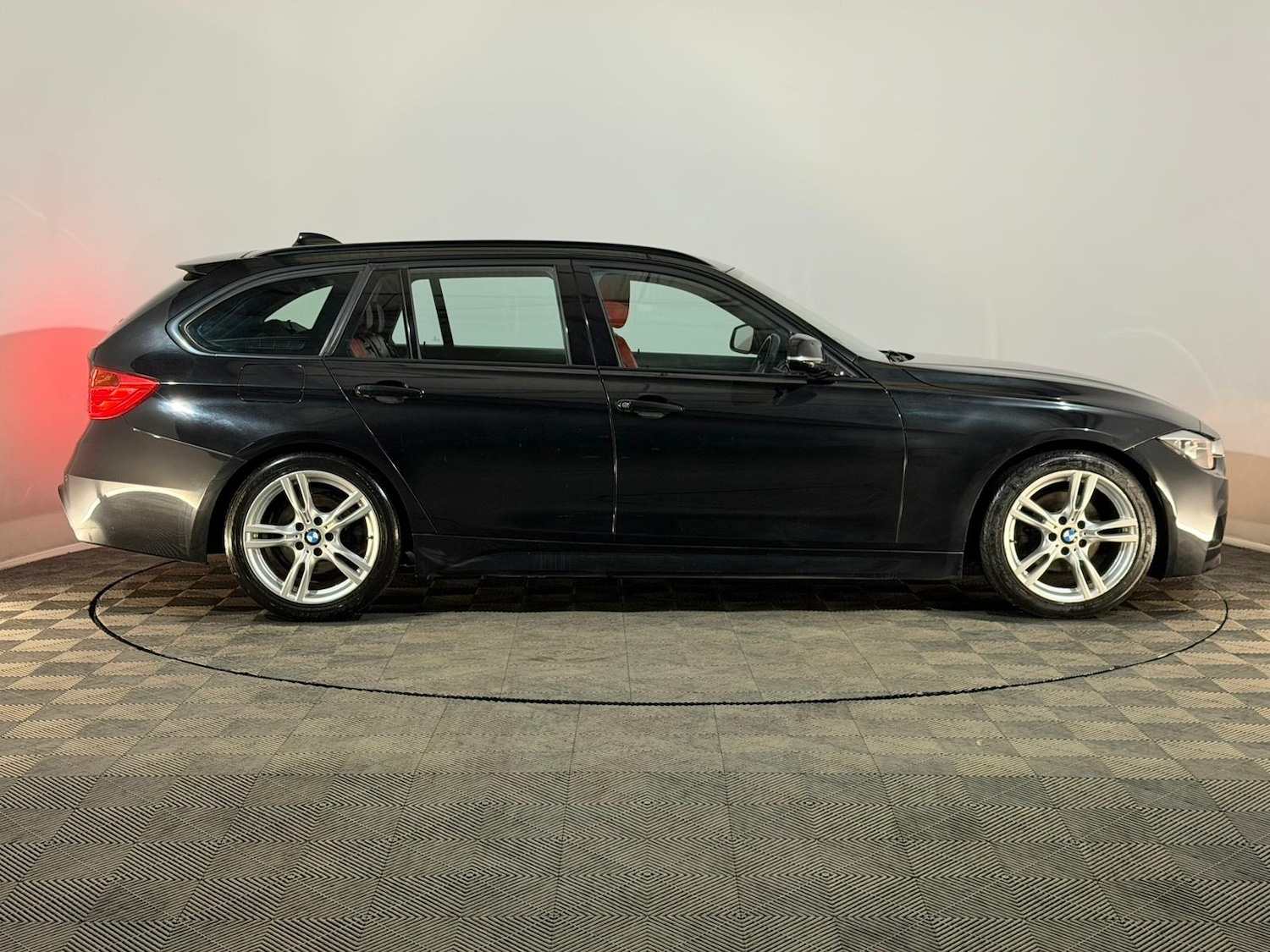 Used BMW 3 Series 2013 for sale - 76327863: Photo 3