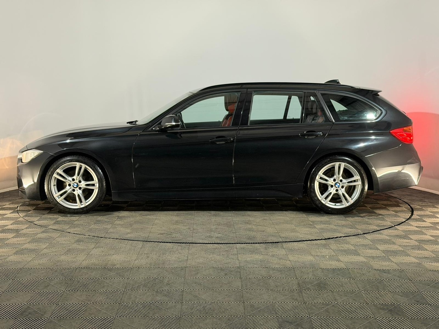 Used BMW 3 Series 2013 for sale - 76327863: Photo 4