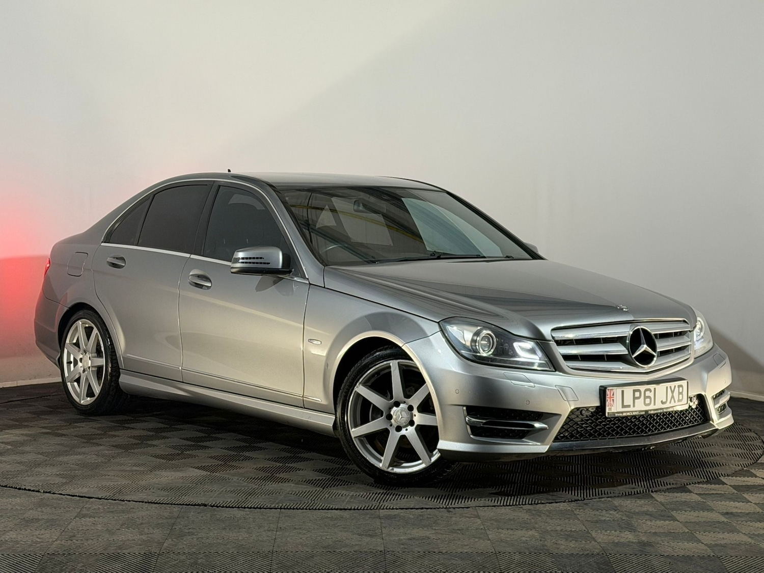 Used Mercedes-Benz C Class 2012 for sale - 77413740: Photo 1