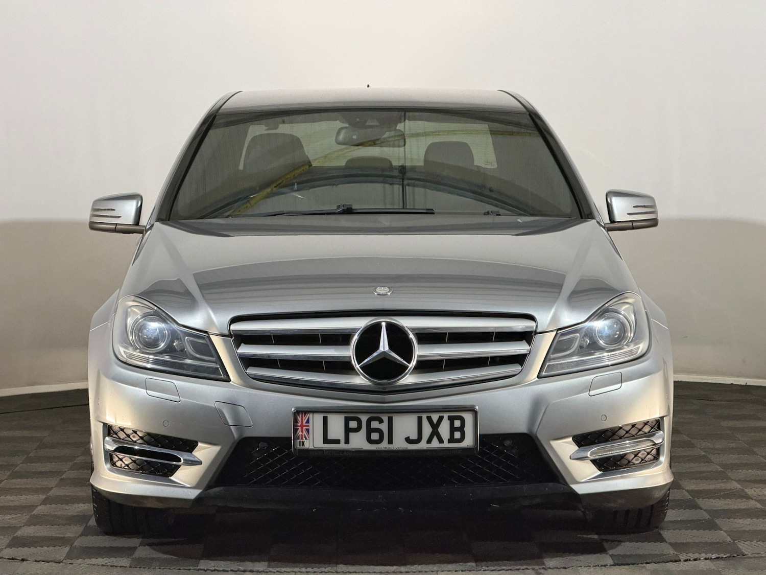 Used Mercedes-Benz C Class 2012 for sale - 77413740: Photo 2